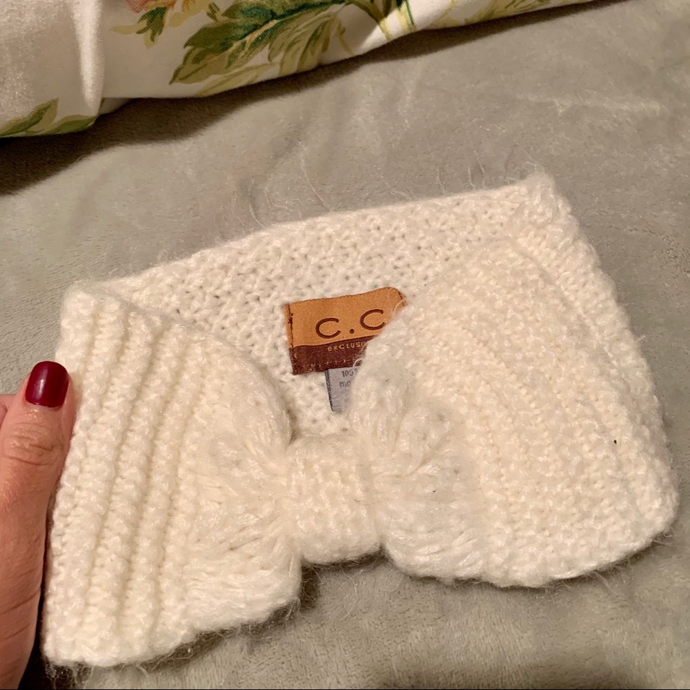 Cute winter headband❄️❄️❄️ - Picture 2 of 3